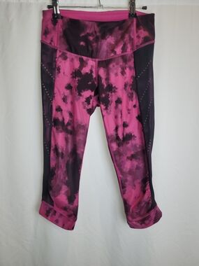 Lululemon athletica Pink & Black Patterned Crop Leggings Size 4